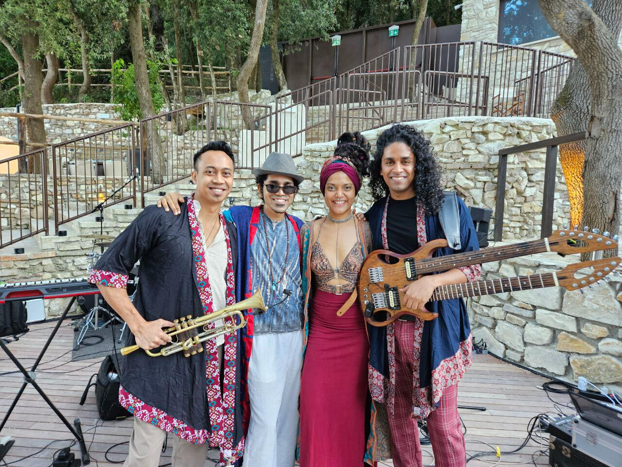 Mantravine after the show – sonic release in Singapore Mantravine unity dance and body‑rhythm music workshop in Singapore